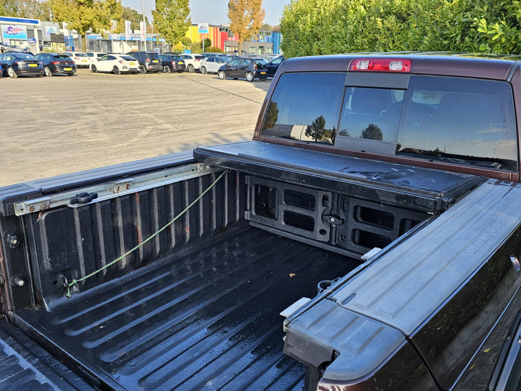 37700093-36.jpg