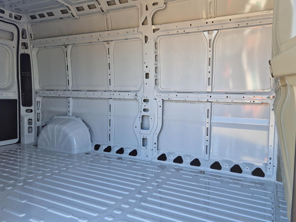 39006545-23.jpg