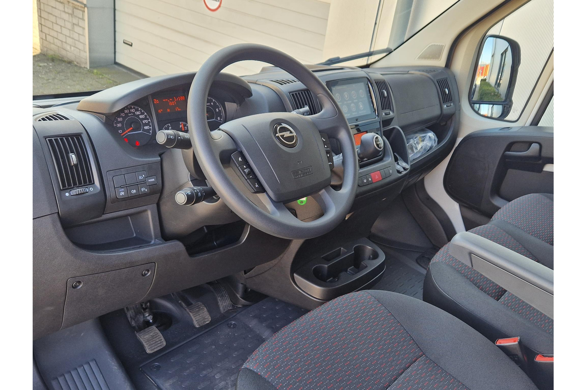 Opel Movano 2.2D 165PK L3H2 Edition CLIMA CRUISE NIEUW 39006545-6.jpg | Autobedrijf Gerard Vulink