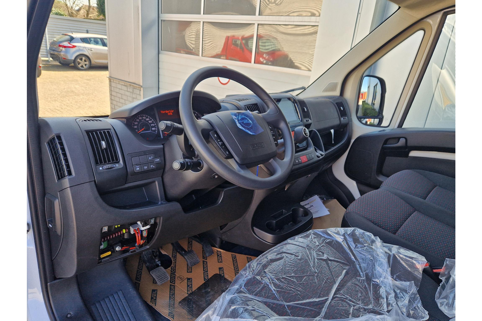 Opel Movano 2.2D 165PK L3H2 Edition ECC CRUISE NIEUW 8 KM 39008413-8.jpg | Autobedrijf Gerard Vulink