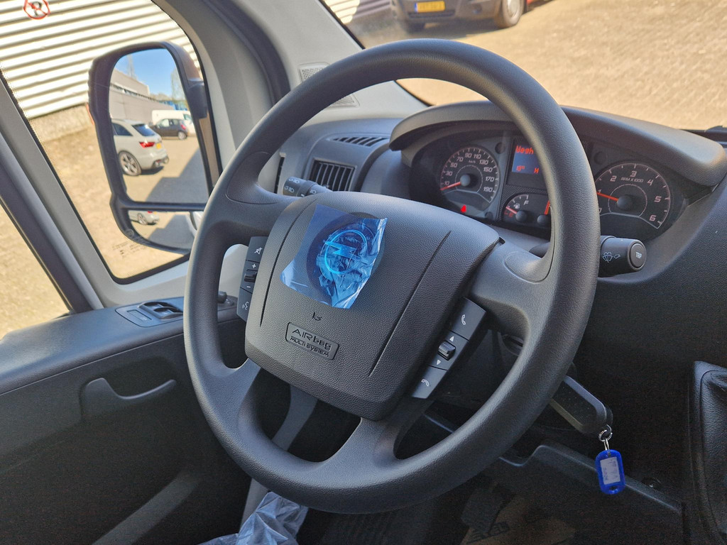 39008413-9.jpg