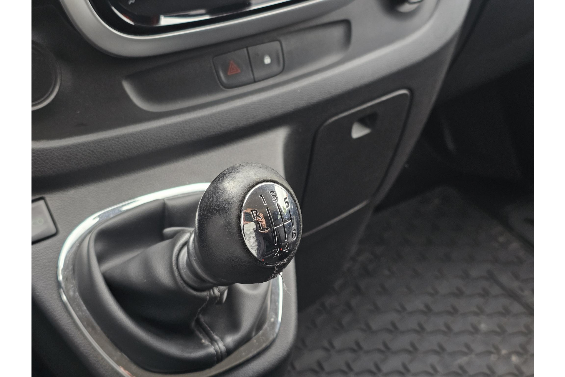 Opel Vivaro 1.6 CDTI L2H1 125PK 5 PERS SPORT CRUISE CAMERA NAV 39250978-12.jpg | Autobedrijf Gerard Vulink