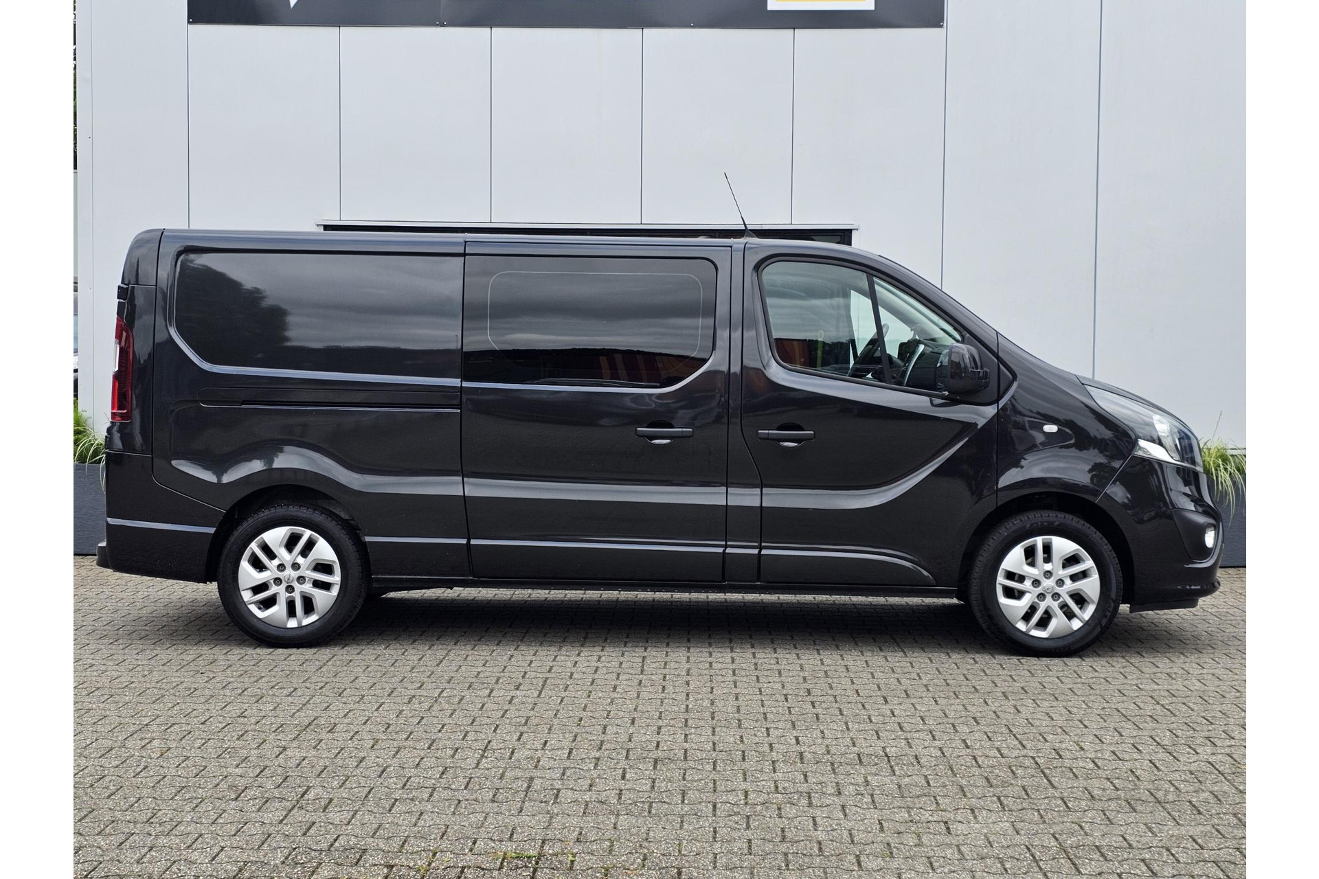 Opel Vivaro 1.6 CDTI L2H1 125PK 5 PERS SPORT CRUISE CAMERA NAV 39250978-24.jpg | Autobedrijf Gerard Vulink