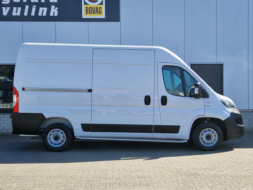 39298548-25.jpg