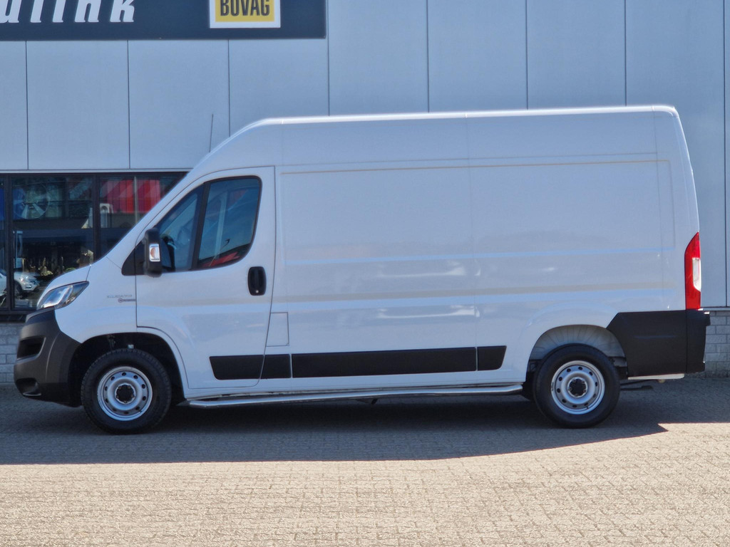 39298548-4.jpg