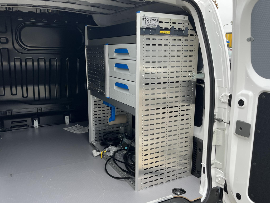 41255936-15.jpg