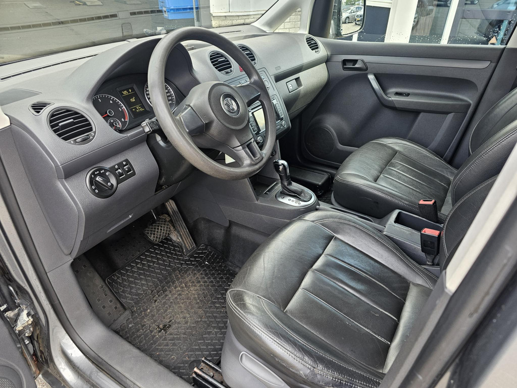 41398294-5.jpg