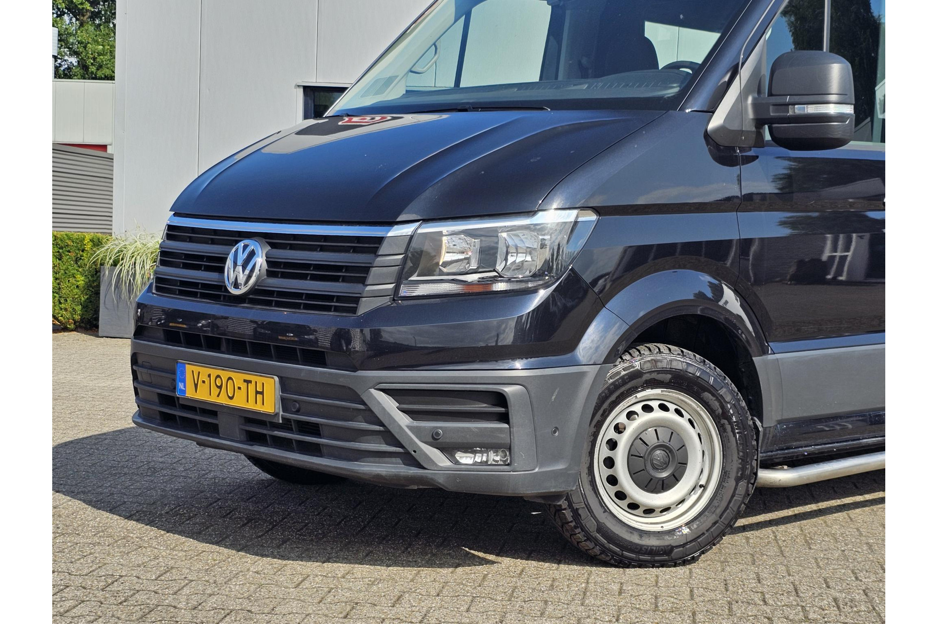 41857847-1.jpg