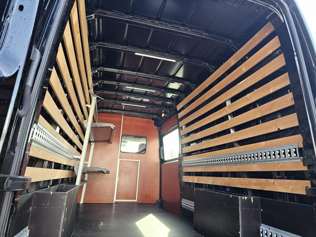 41857847-20.jpg