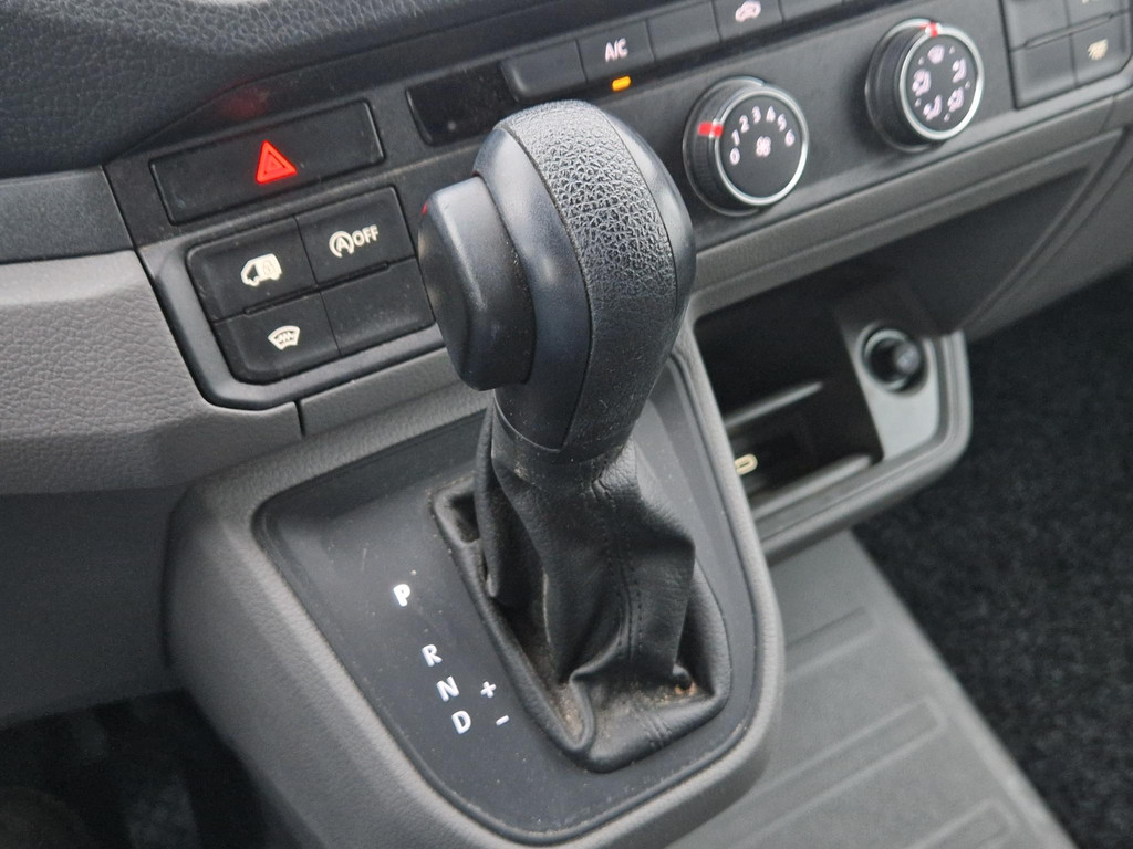 41911268-19.jpg