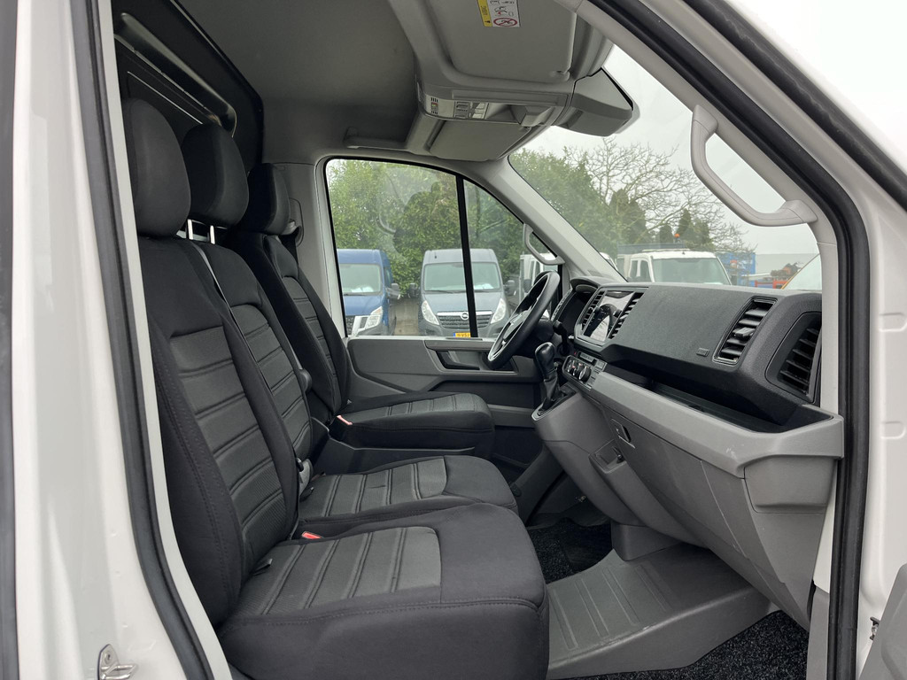 41911268-8.jpg