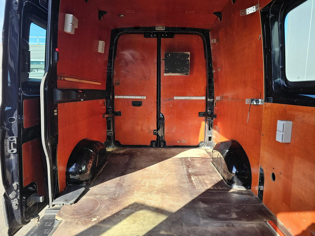 41985512-22.jpg