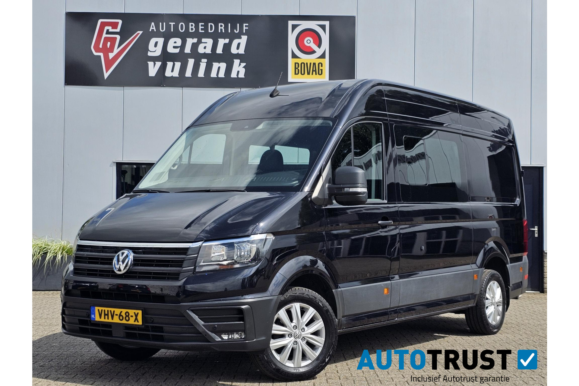 Volkswagen Crafter 2.0 TDI 140PK L3H3 Highline CRUISE NAV TREKHAAK 42025674-0.jpg | Autobedrijf Gerard Vulink