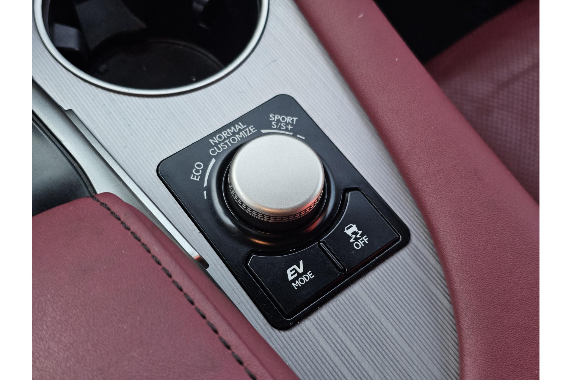 Lexus RX 450h 4WD F Sport Line MARK LEVINSON TREKHAAK LEER 42295929-30.jpg | Autobedrijf Gerard Vulink