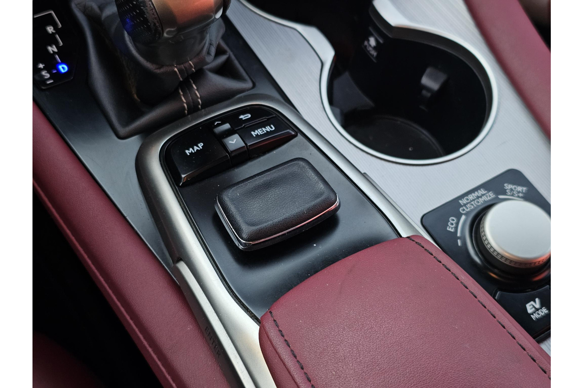 Lexus RX 450h 4WD F Sport Line MARK LEVINSON TREKHAAK LEER 42295929-31.jpg | Autobedrijf Gerard Vulink
