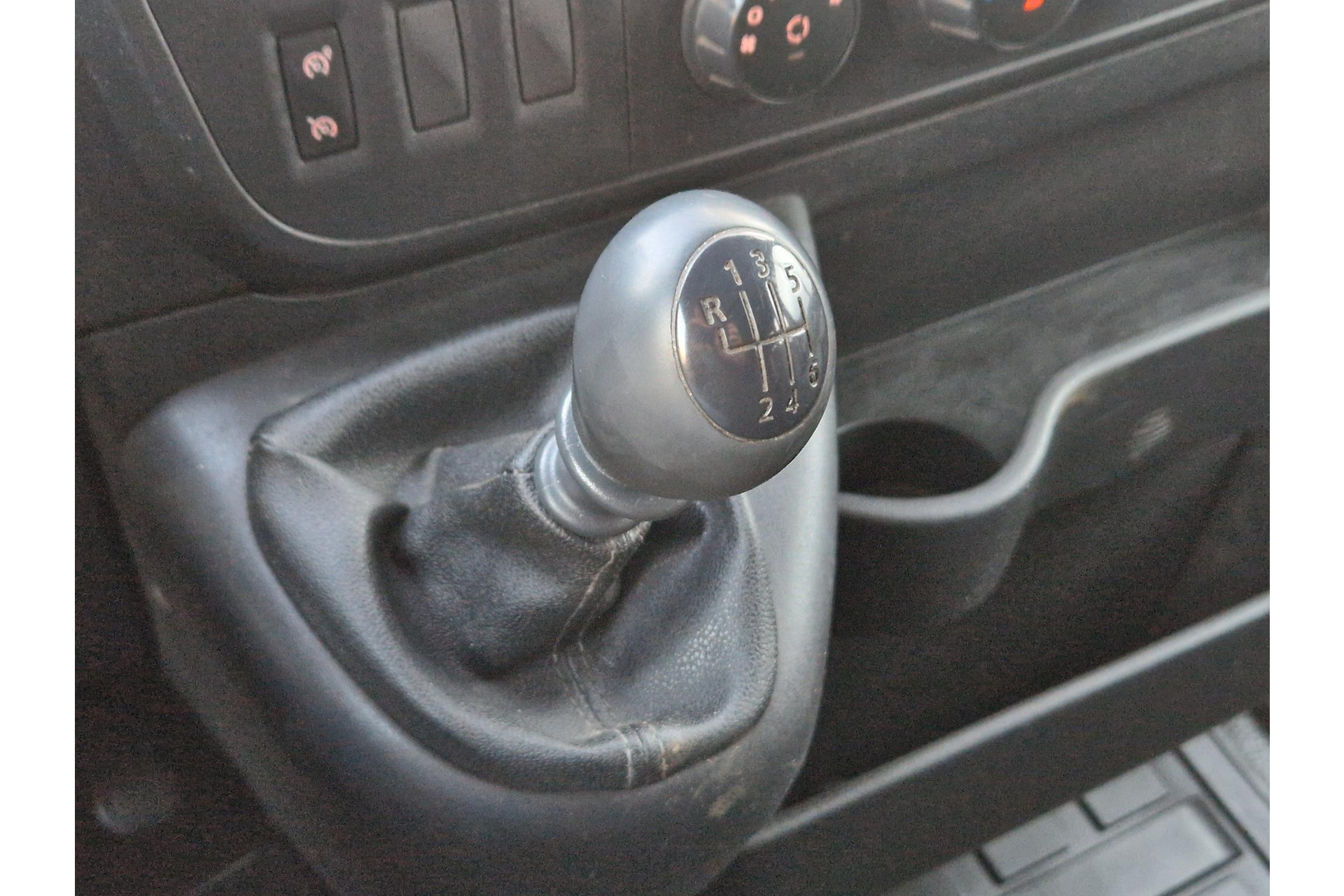 Renault Master 2.3 dCi L2H2 DC 5-PERSOONS AIRCO TREKHAAK 42399205-16.jpg | Autobedrijf Gerard Vulink