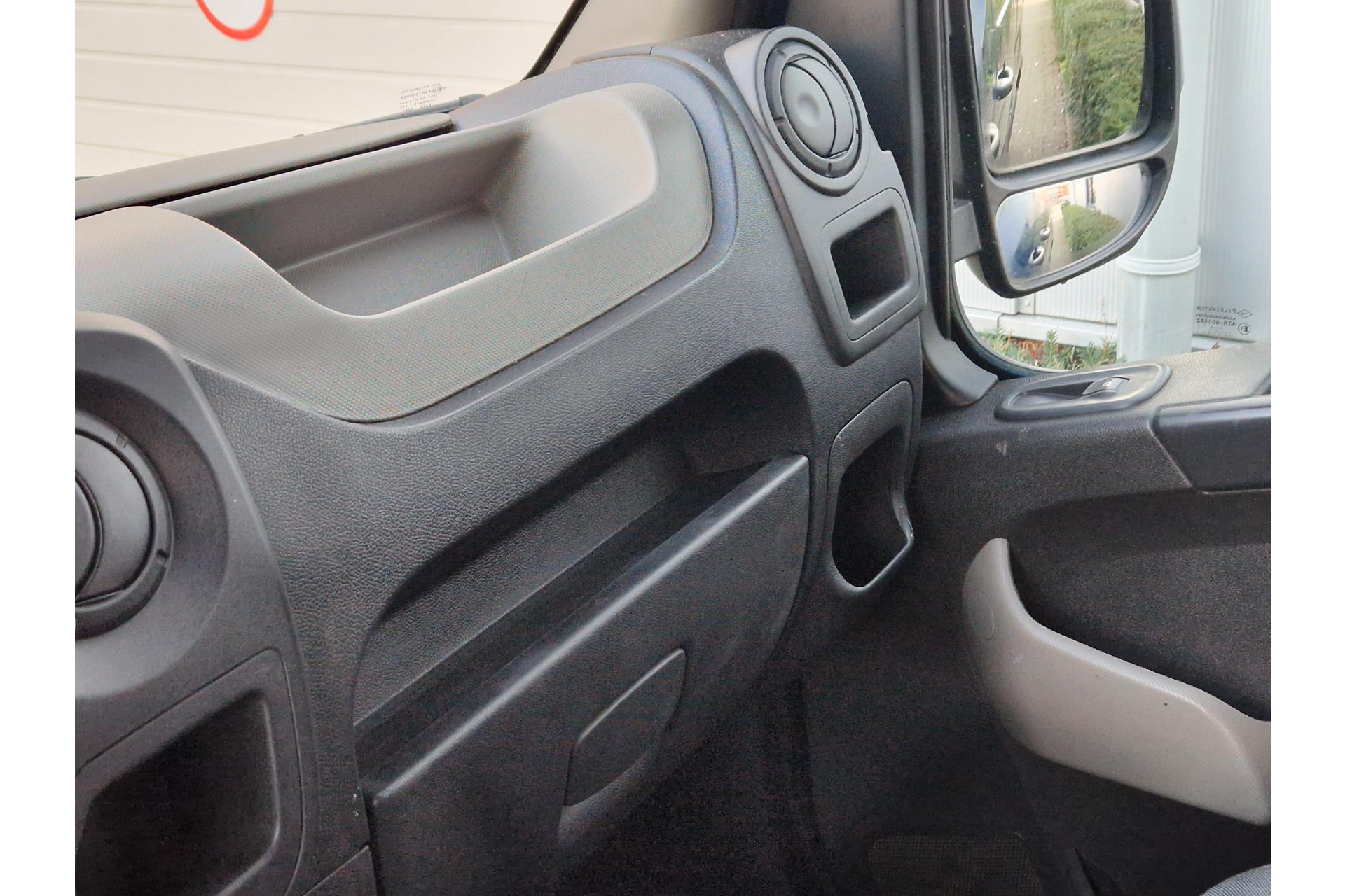 Renault Master 2.3 dCi L2H2 DC 5-PERSOONS AIRCO TREKHAAK 42399205-17.jpg | Autobedrijf Gerard Vulink