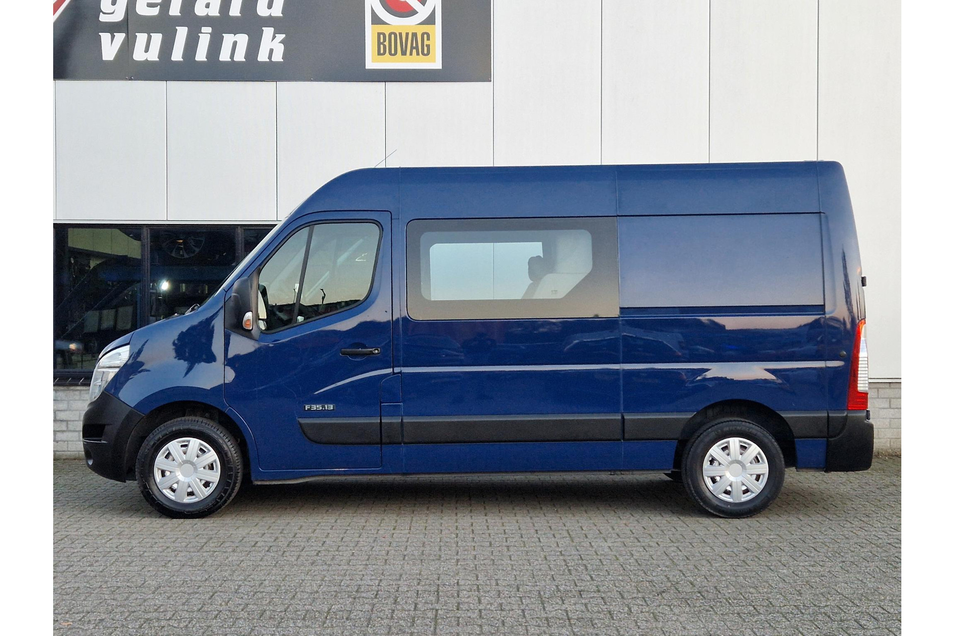 Renault Master 2.3 dCi L2H2 DC 5-PERSOONS AIRCO TREKHAAK 42399205-4.jpg | Autobedrijf Gerard Vulink