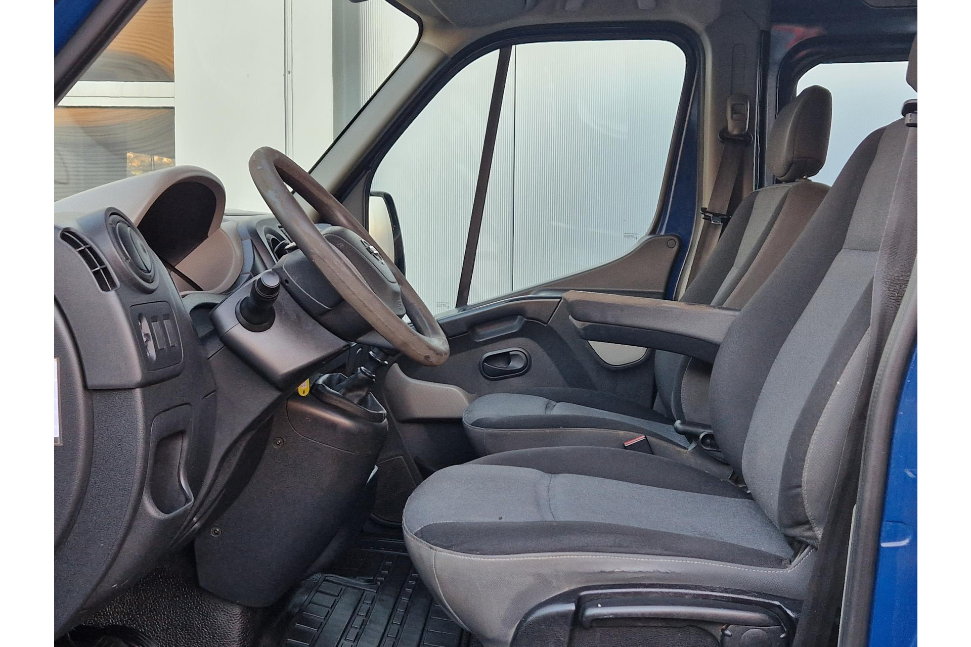 Renault Master 2.3 dCi L2H2 DC 5-PERSOONS AIRCO TREKHAAK 42399205-7.jpg | Autobedrijf Gerard Vulink