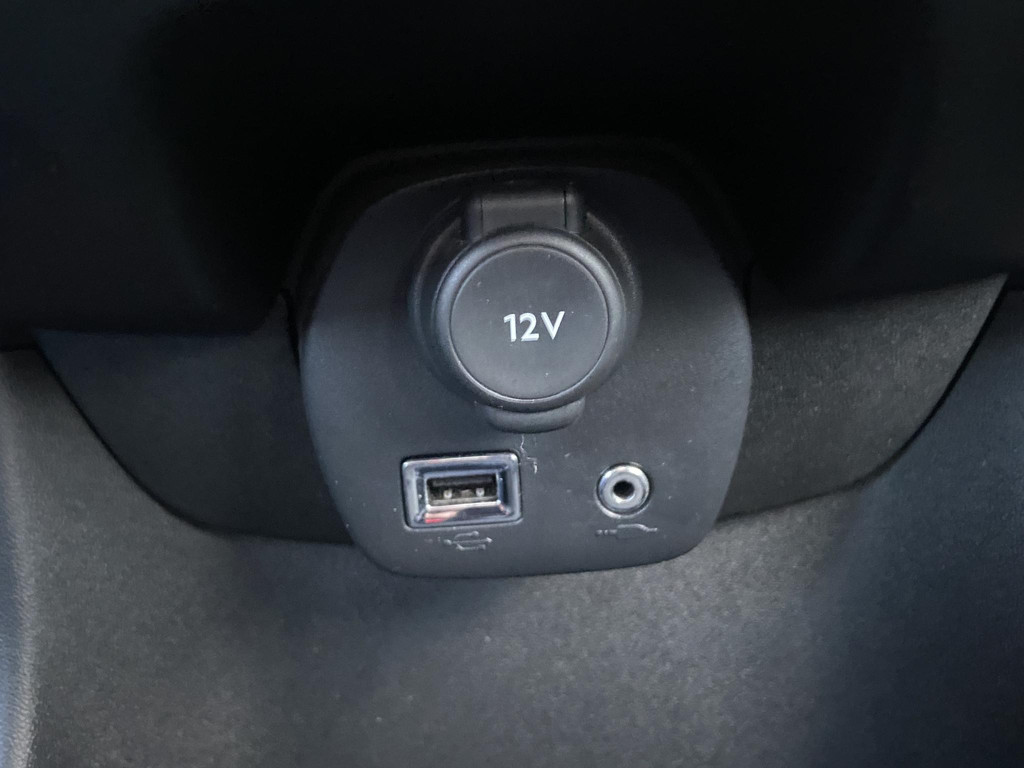 42678032-11.jpg