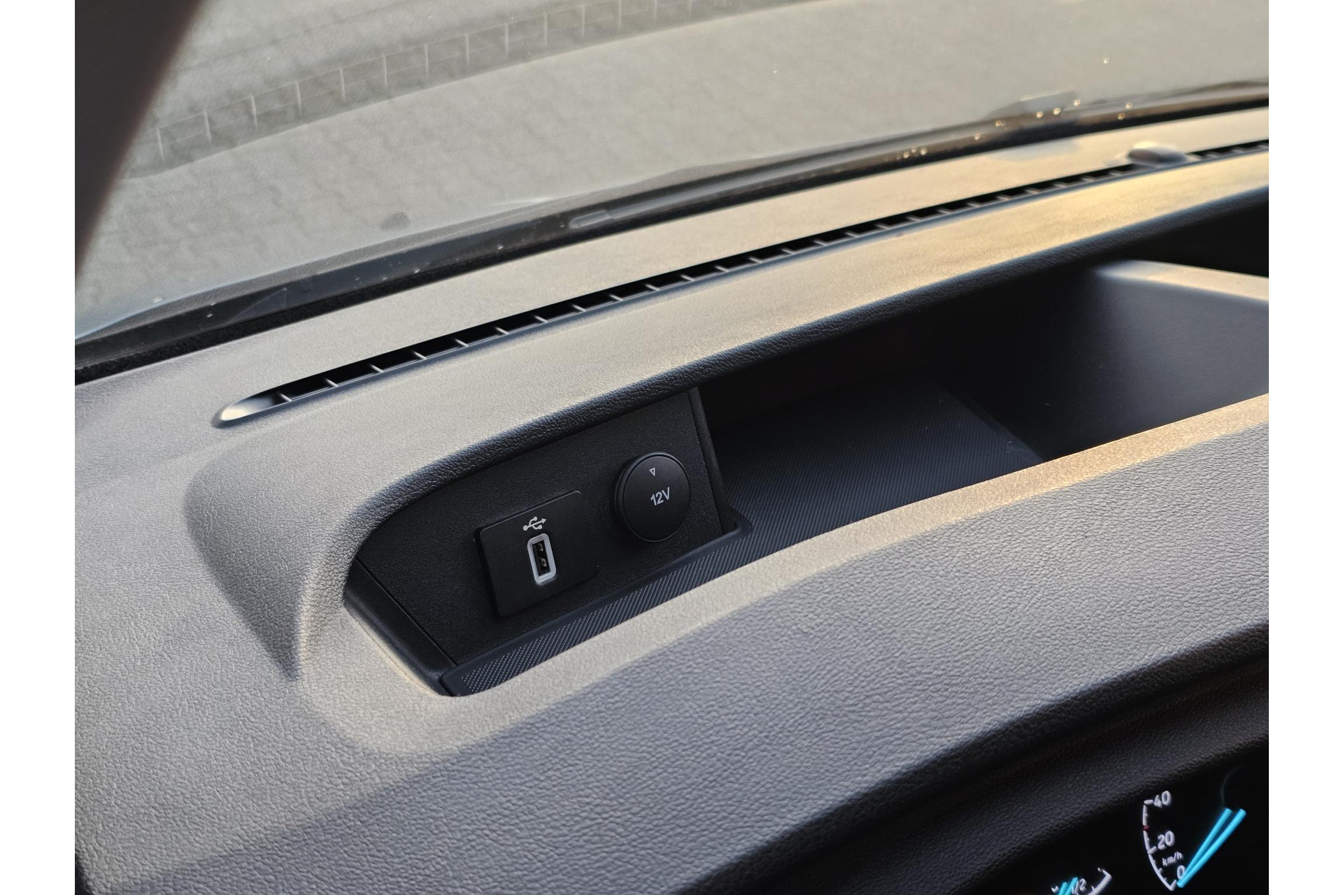 Ford Transit Custom Sport 2.0 TDCI 170PK L2H1 AUTOMAAT CAMERA ADAPTIVE 42860404-10.jpg | Autobedrijf Gerard Vulink