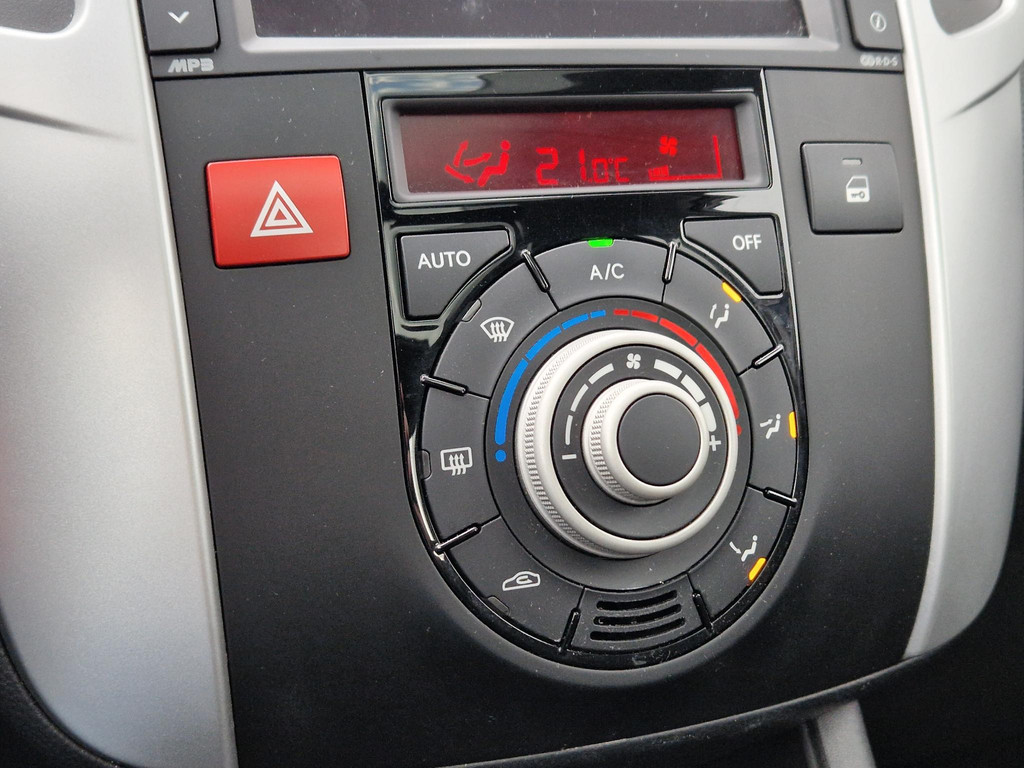 43558258-21.jpg