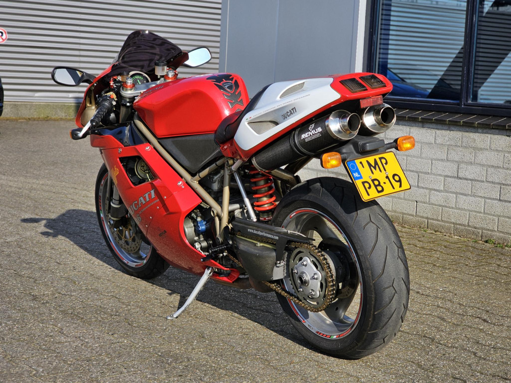 43576821-10.jpg