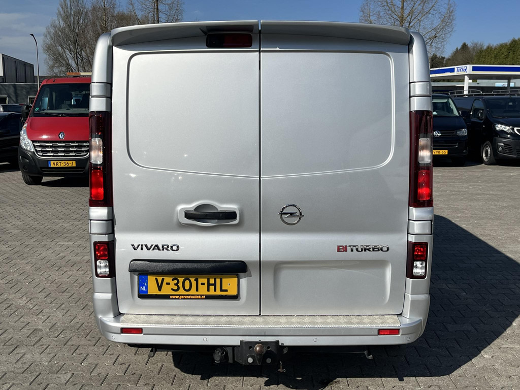 43593944-15.jpg