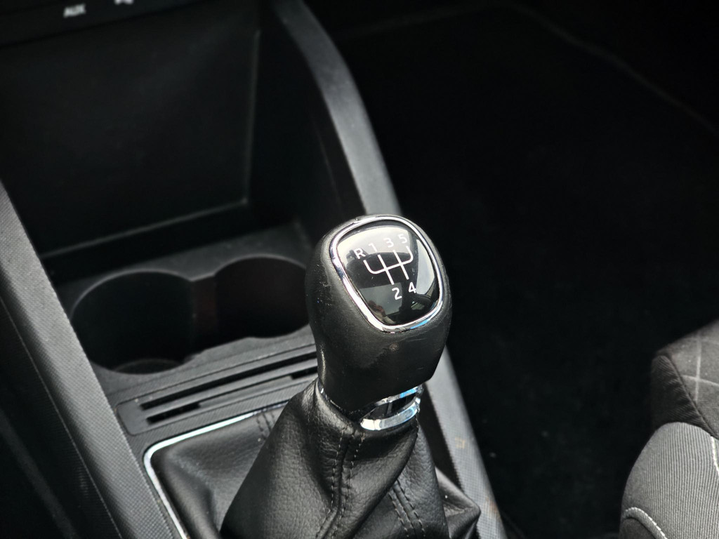 43697540-19.jpg