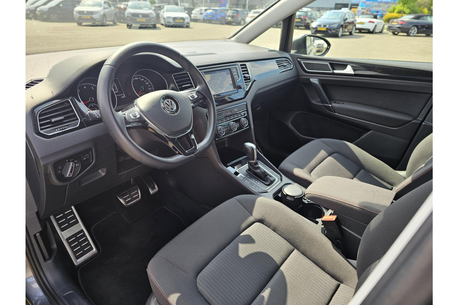 Volkswagen Golf Sportsvan 1.2 TSI DSG Sound ADAPTIVE CRUISE STOELVERW 44683855-4.jpg | Autobedrijf Gerard Vulink