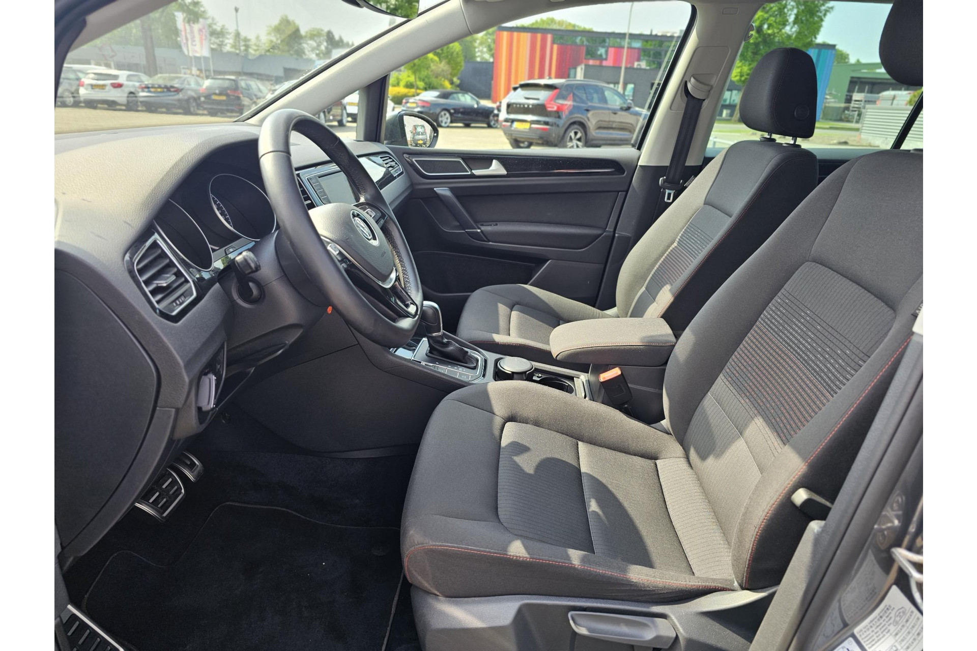 Volkswagen Golf Sportsvan 1.2 TSI DSG Sound ADAPTIVE CRUISE STOELVERW 44683855-7.jpg | Autobedrijf Gerard Vulink