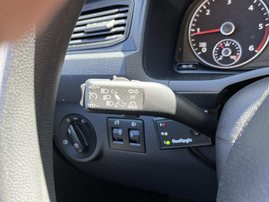 44989871-10.jpg