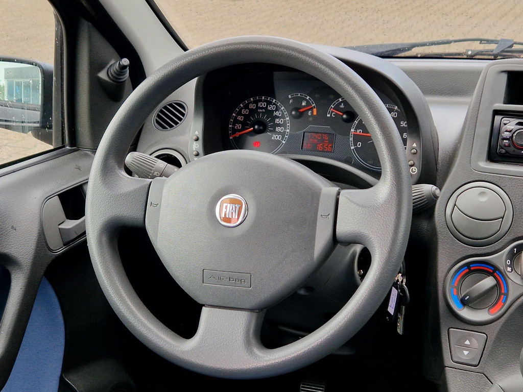 45601287-10.jpg