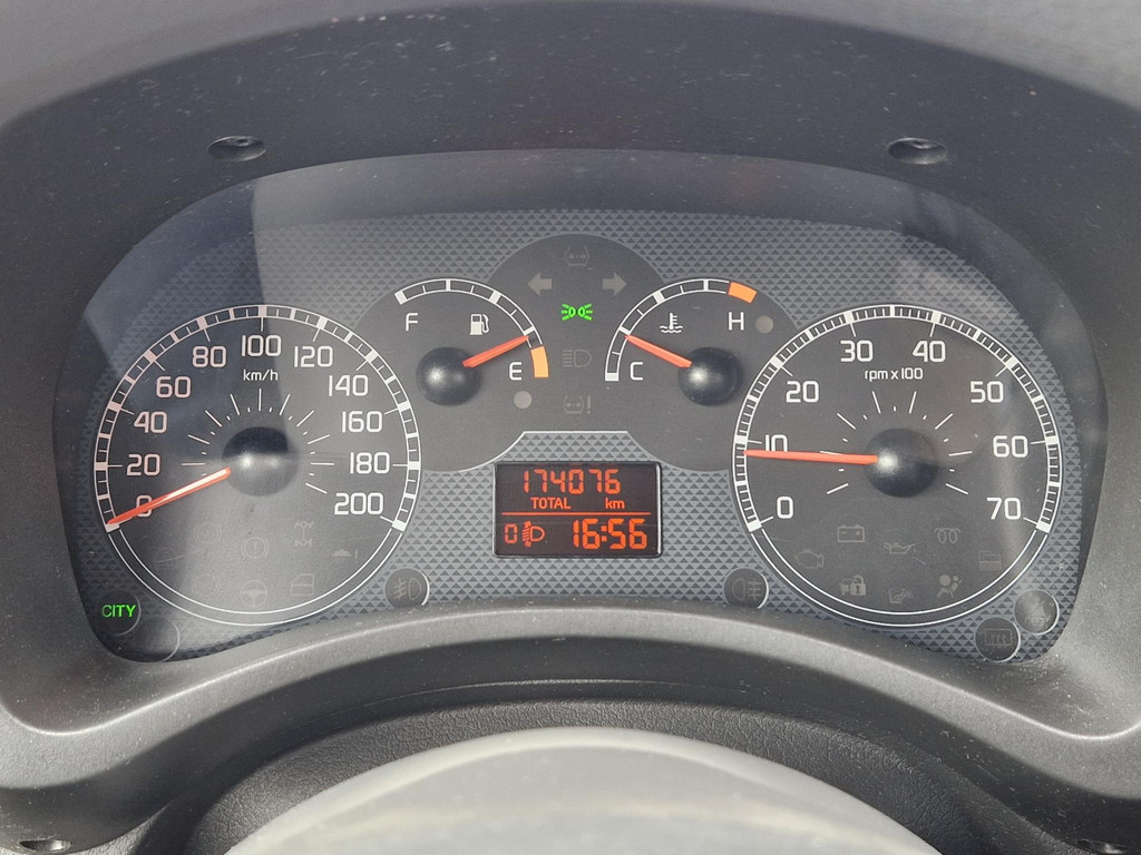 45601287-11.jpg