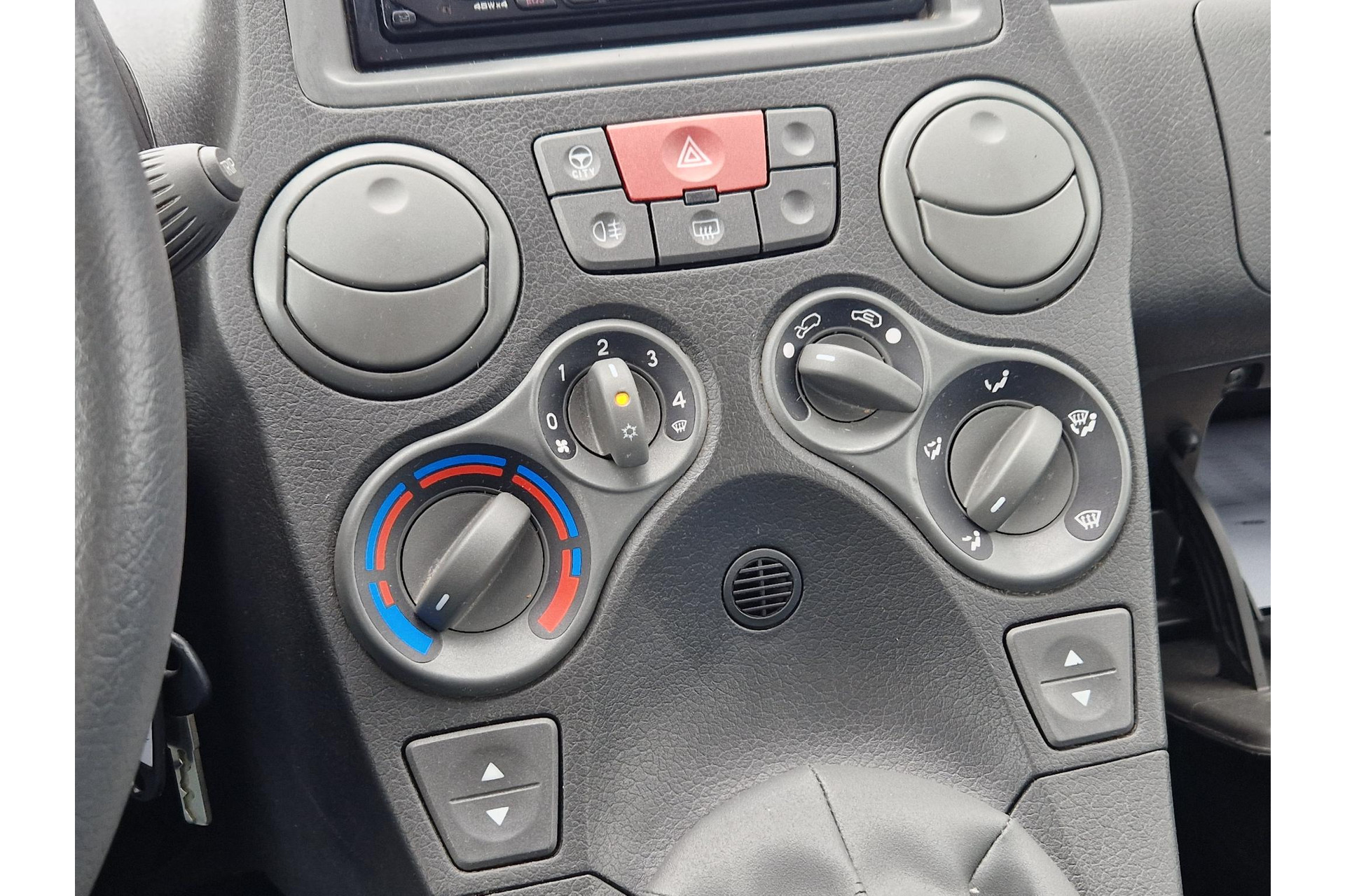 Fiat Panda 1.2 Edizione Cool ELEK RAMEN APK 09-2026 45601287-13.jpg | Autobedrijf Gerard Vulink