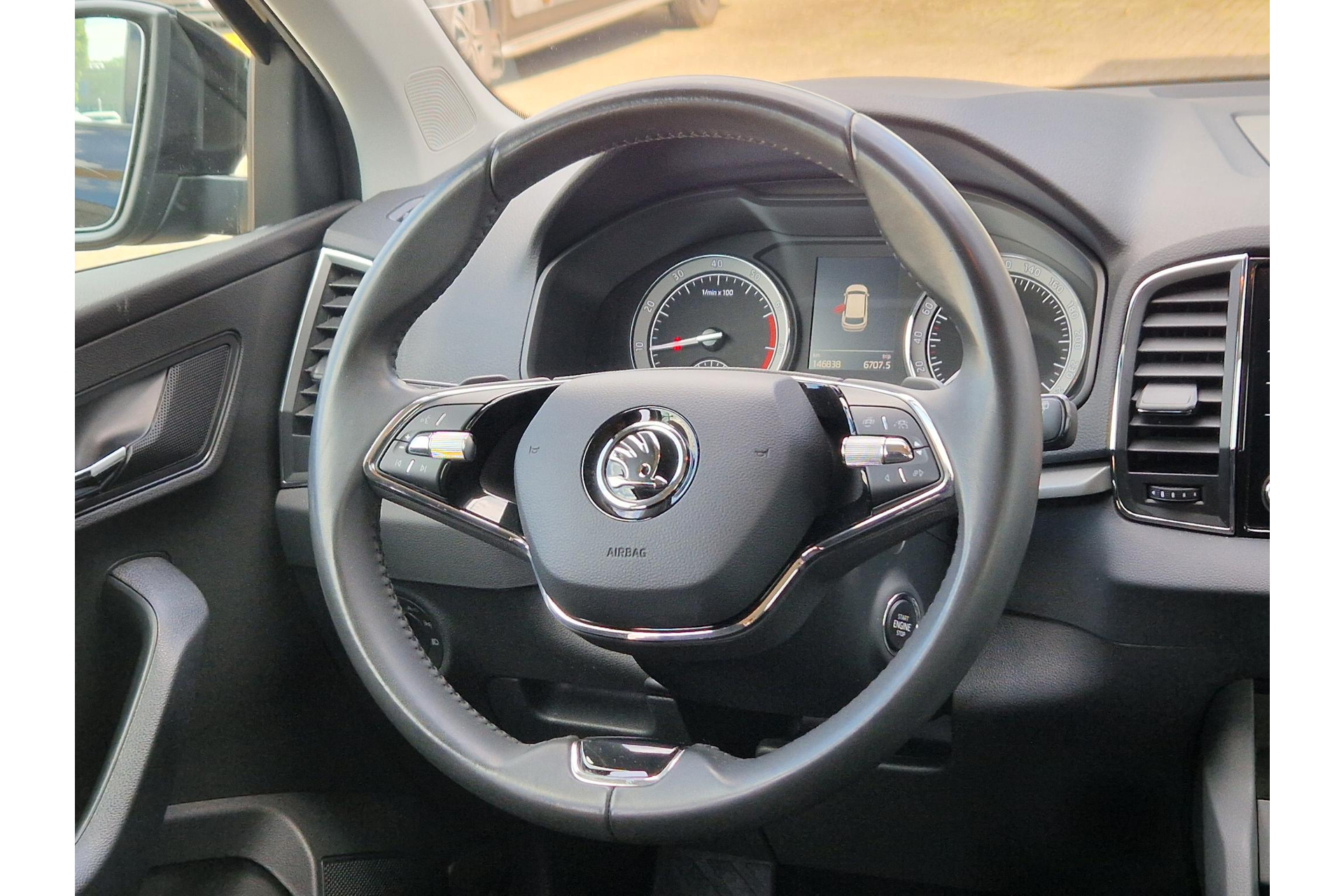 Škoda Karoq 1.5 TSI AUTOMAAT Business Edition TREKHAAK ECC 45636671-11.jpg | Autobedrijf Gerard Vulink