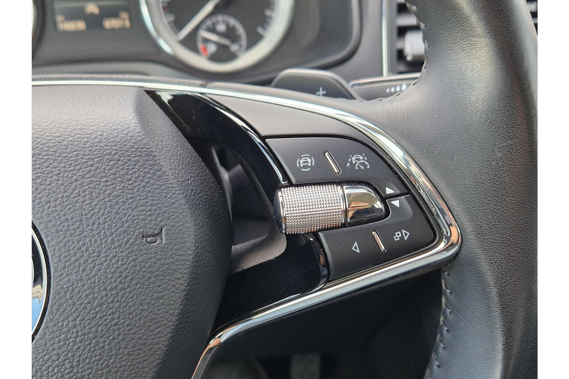 Škoda Karoq 1.5 TSI AUTOMAAT Business Edition TREKHAAK ECC 45636671-14.jpg | Autobedrijf Gerard Vulink