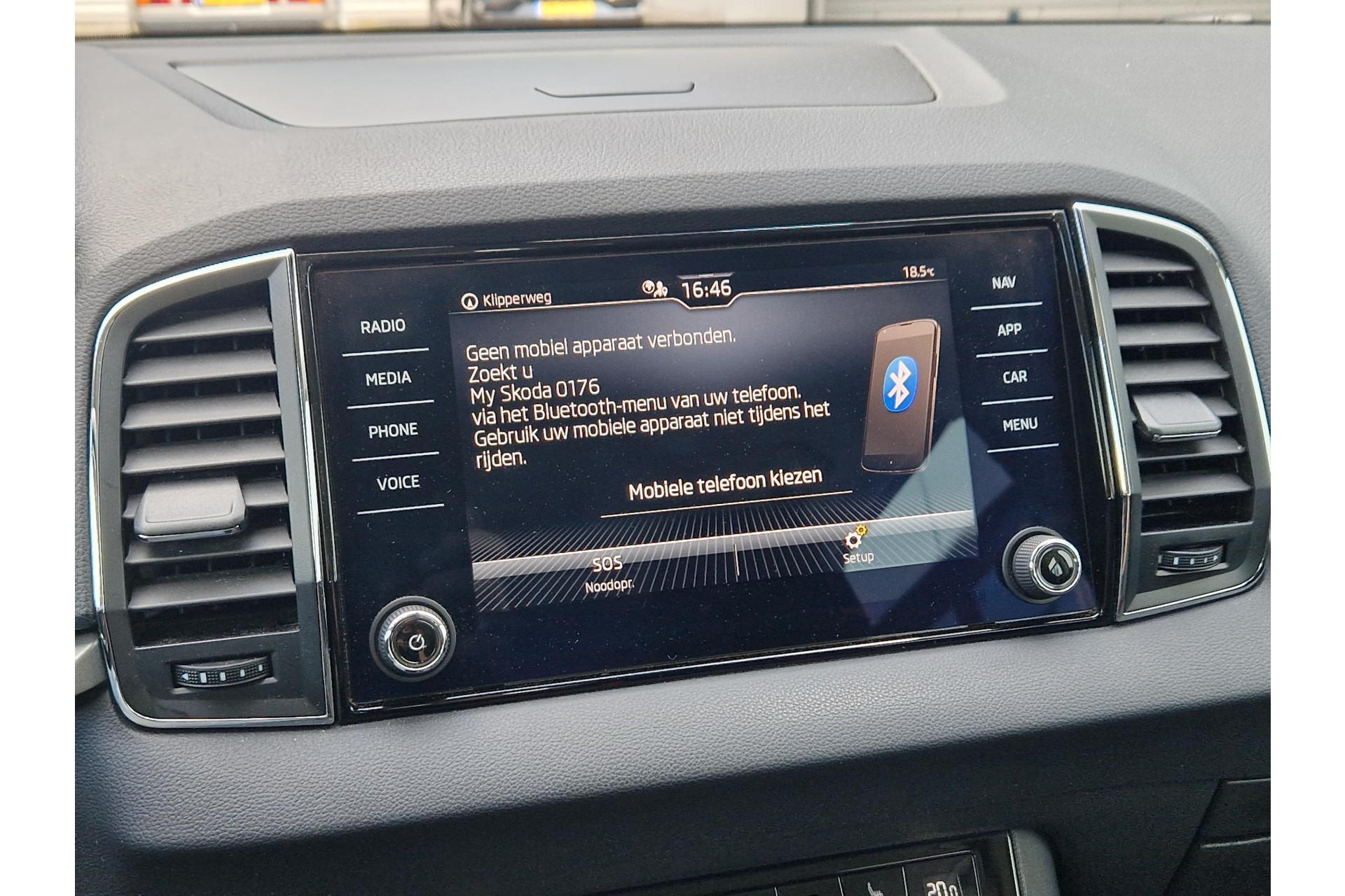 Škoda Karoq 1.5 TSI AUTOMAAT Business Edition TREKHAAK ECC 45636671-18.jpg | Autobedrijf Gerard Vulink