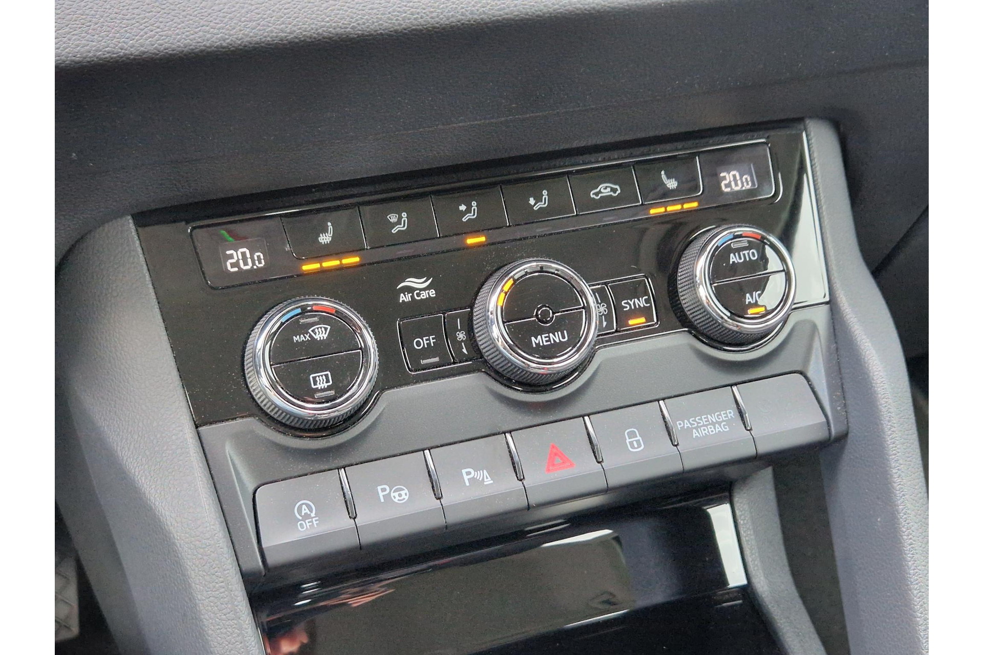 Škoda Karoq 1.5 TSI AUTOMAAT Business Edition TREKHAAK ECC 45636671-20.jpg | Autobedrijf Gerard Vulink