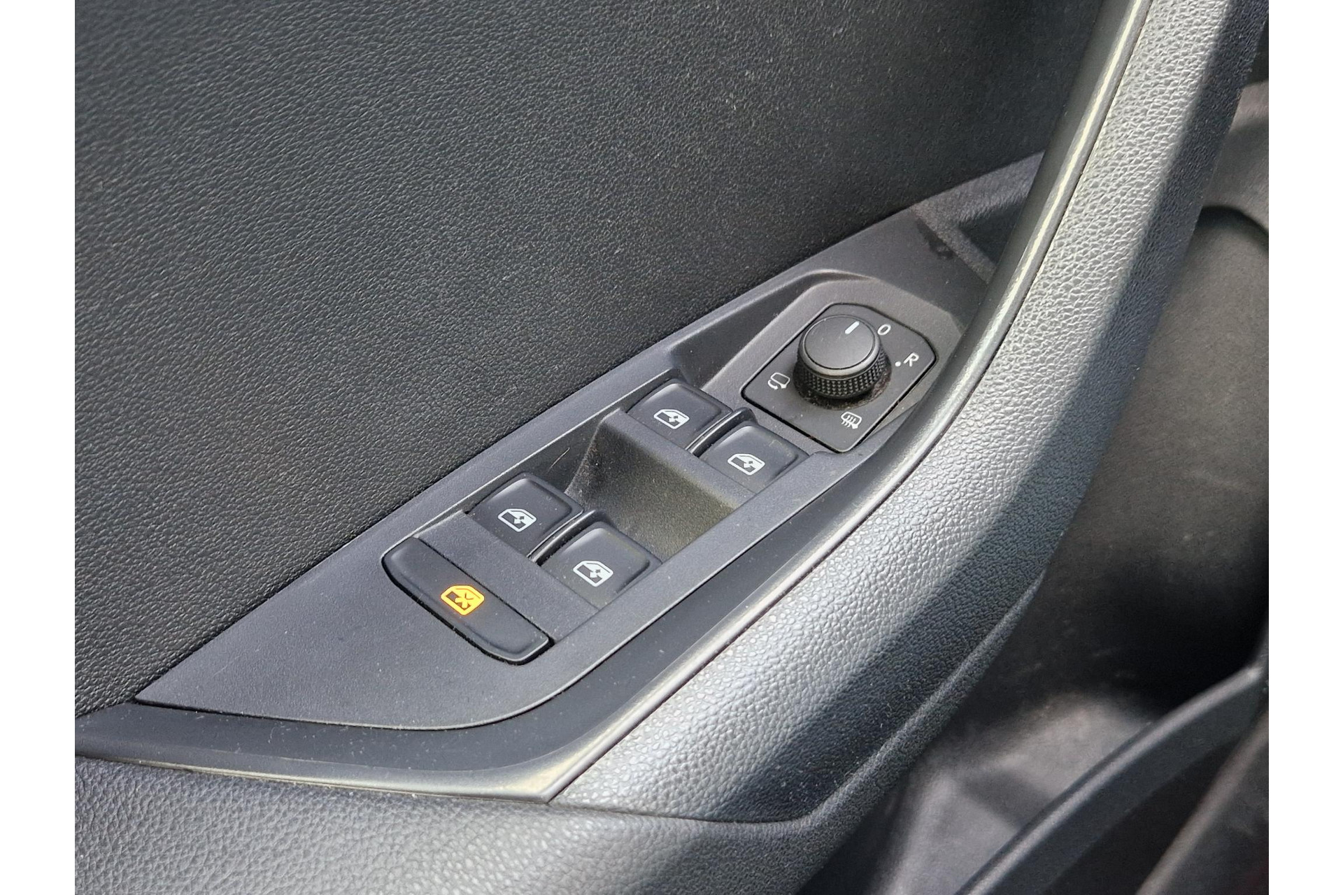 Škoda Karoq 1.5 TSI AUTOMAAT Business Edition TREKHAAK ECC 45636671-22.jpg | Autobedrijf Gerard Vulink