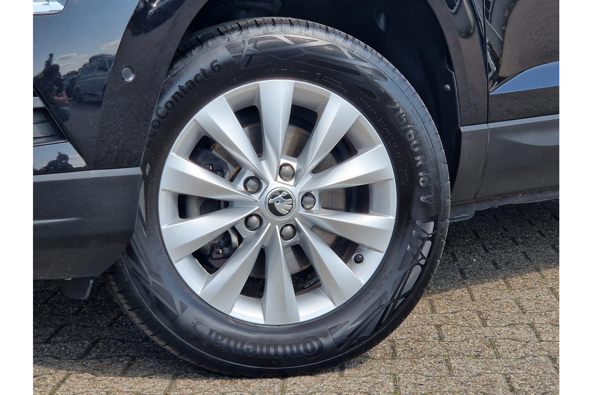 Škoda Karoq 1.5 TSI AUTOMAAT Business Edition TREKHAAK ECC 45636671-3.jpg | Autobedrijf Gerard Vulink