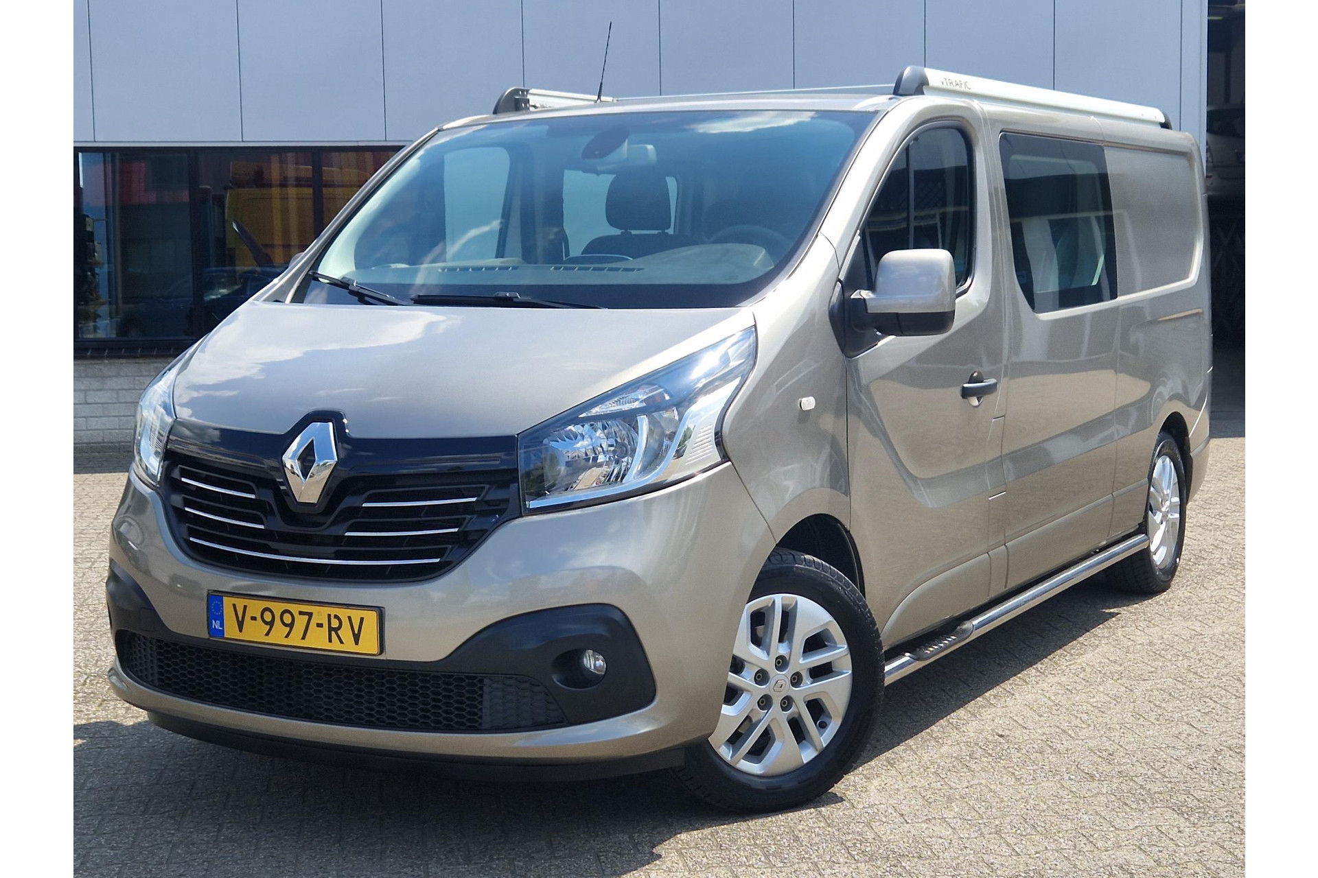 Renault Trafic 1.6 dCi T29 L2H1 5 PERS CLIMA NAV CRUISE TREKHAAK 45789009-1.jpg | Autobedrijf Gerard Vulink