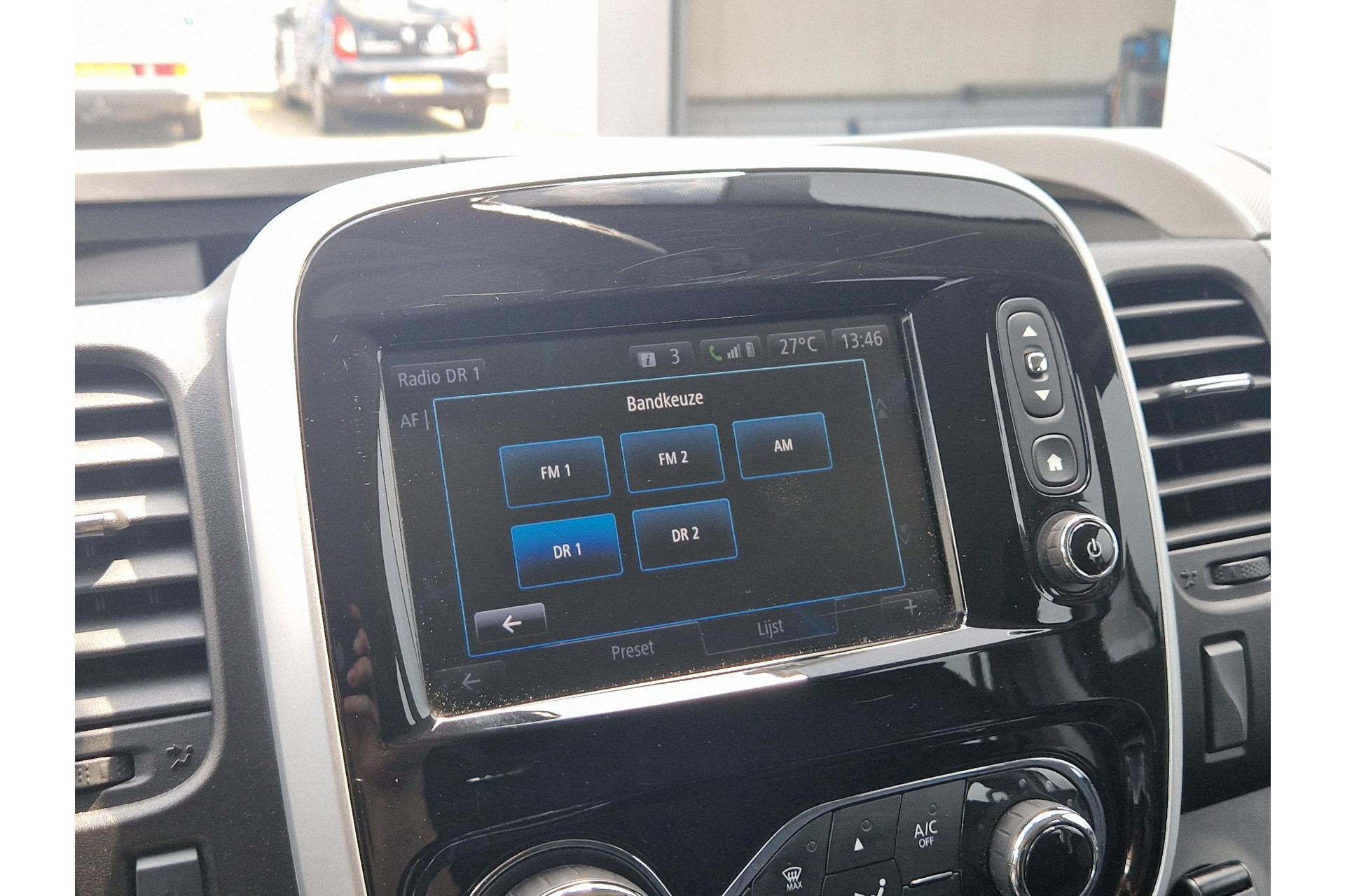 Renault Trafic 1.6 dCi T29 L2H1 5 PERS CLIMA NAV CRUISE TREKHAAK 45789009-11.jpg | Autobedrijf Gerard Vulink