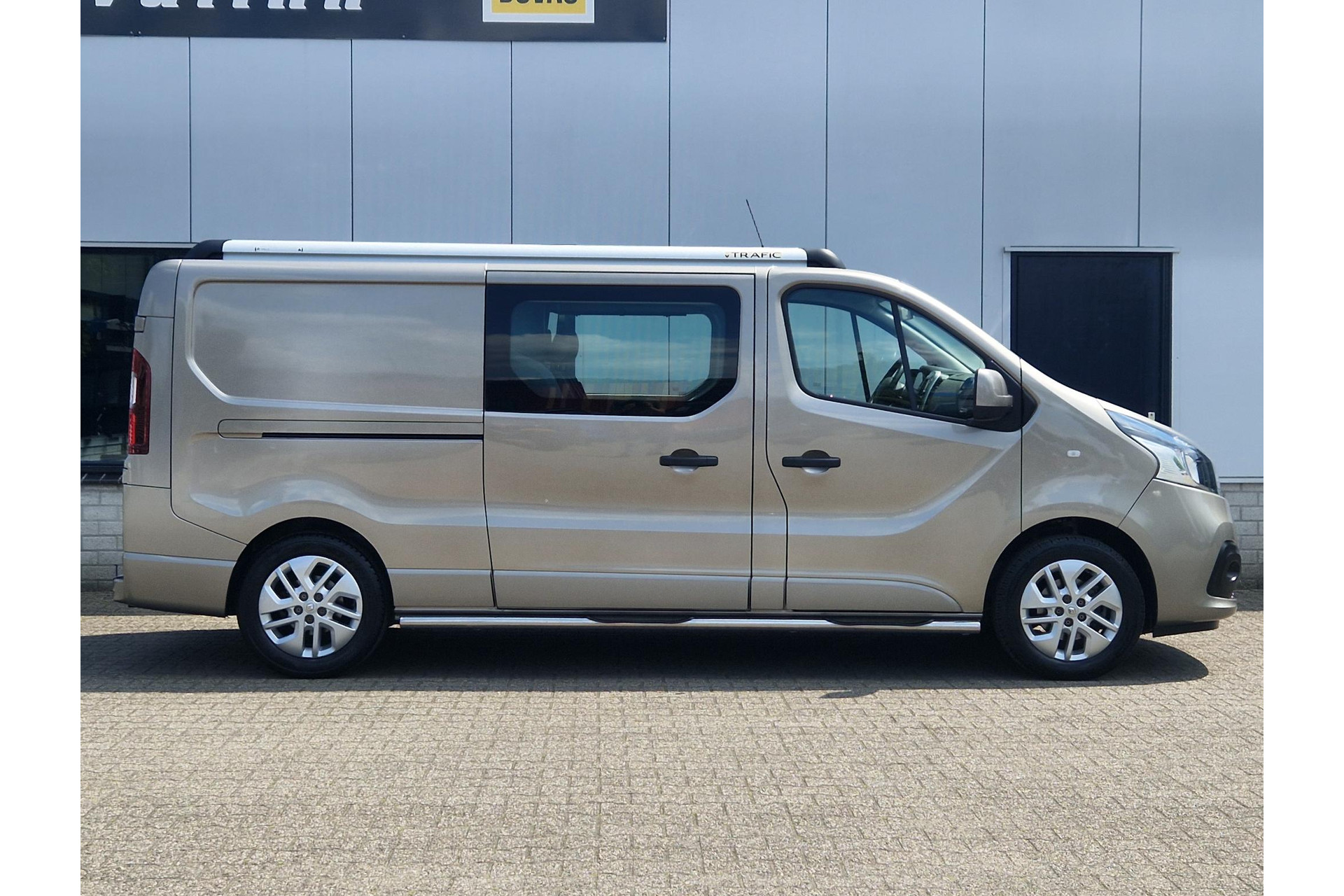 Renault Trafic 1.6 dCi T29 L2H1 5 PERS CLIMA NAV CRUISE TREKHAAK 45789009-21.jpg | Autobedrijf Gerard Vulink