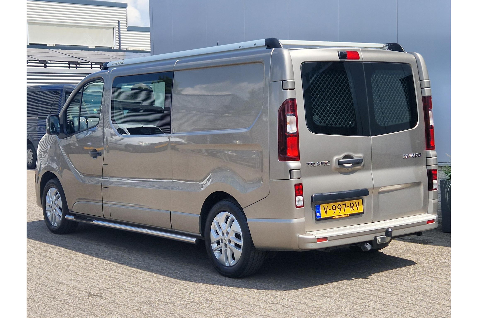 Renault Trafic 1.6 dCi T29 L2H1 5 PERS CLIMA NAV CRUISE TREKHAAK 45789009-3.jpg | Autobedrijf Gerard Vulink
