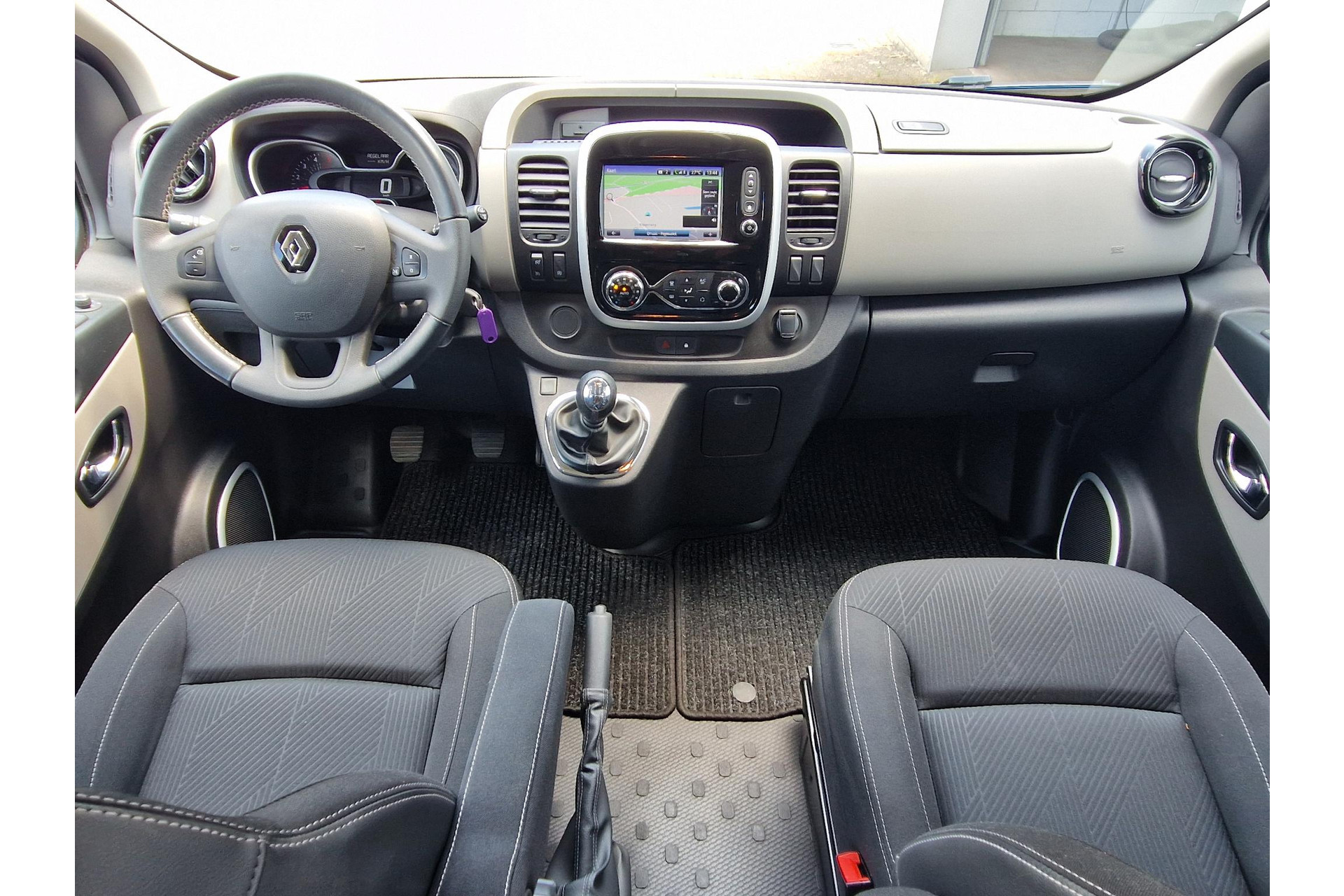 Renault Trafic 1.6 dCi T29 L2H1 5 PERS CLIMA NAV CRUISE TREKHAAK 45789009-6.jpg | Autobedrijf Gerard Vulink