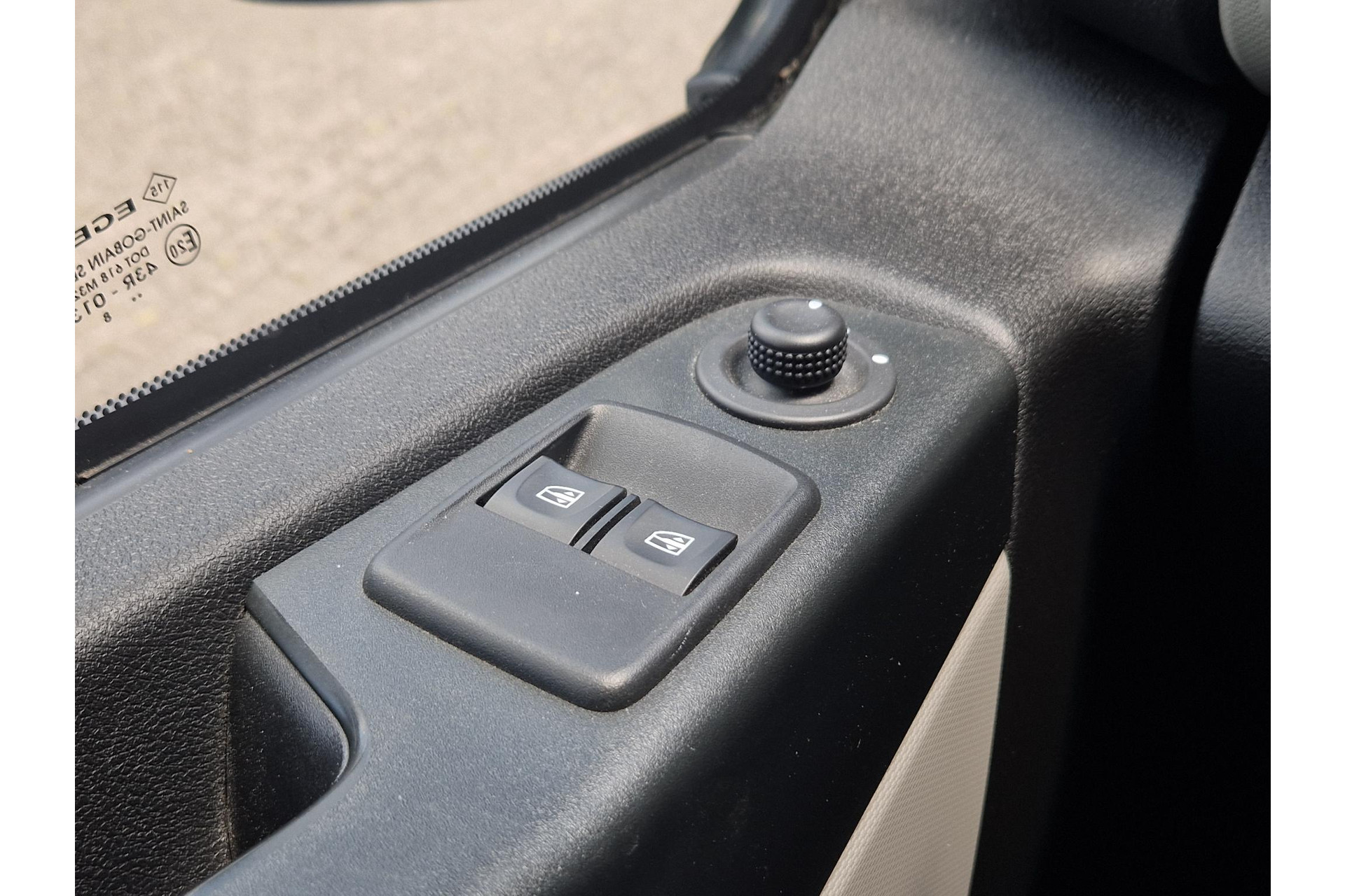 Renault Trafic 1.6 dCi T29 L2H1 5 PERS CLIMA NAV CRUISE TREKHAAK 45789009-9.jpg | Autobedrijf Gerard Vulink