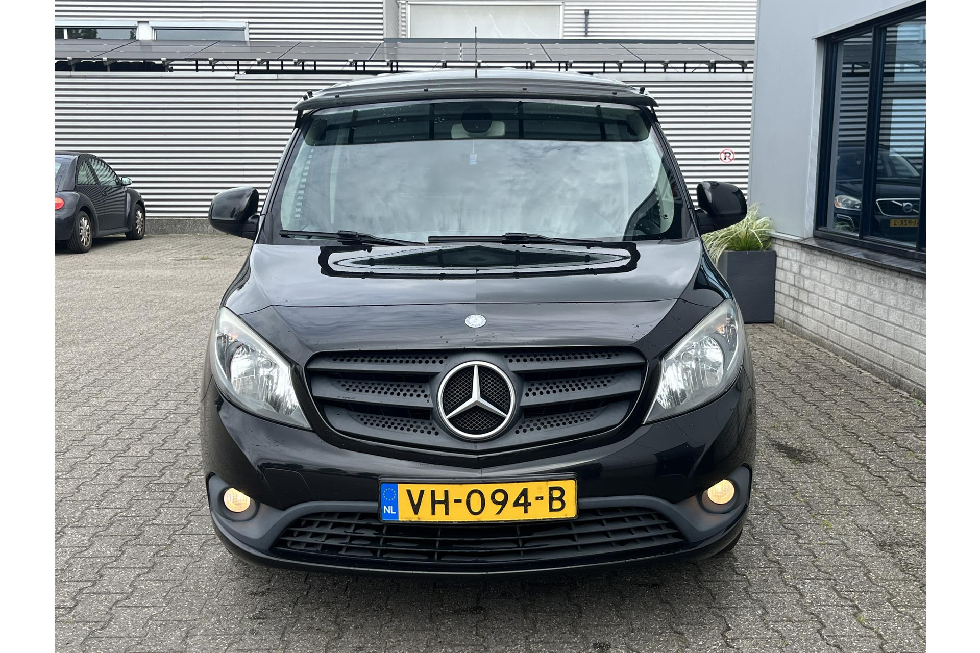 46650933-16.jpg