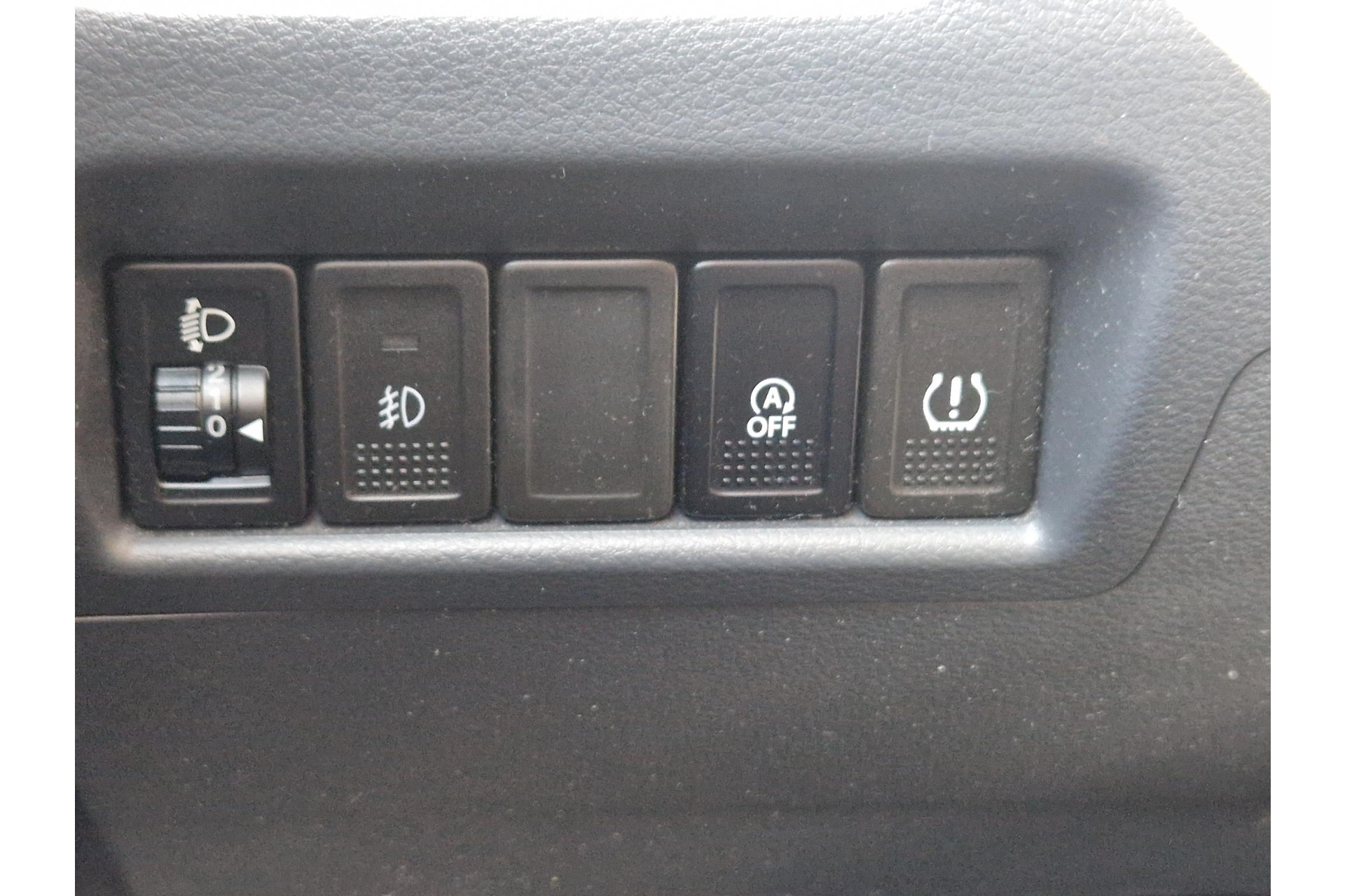 46940100-14.jpg