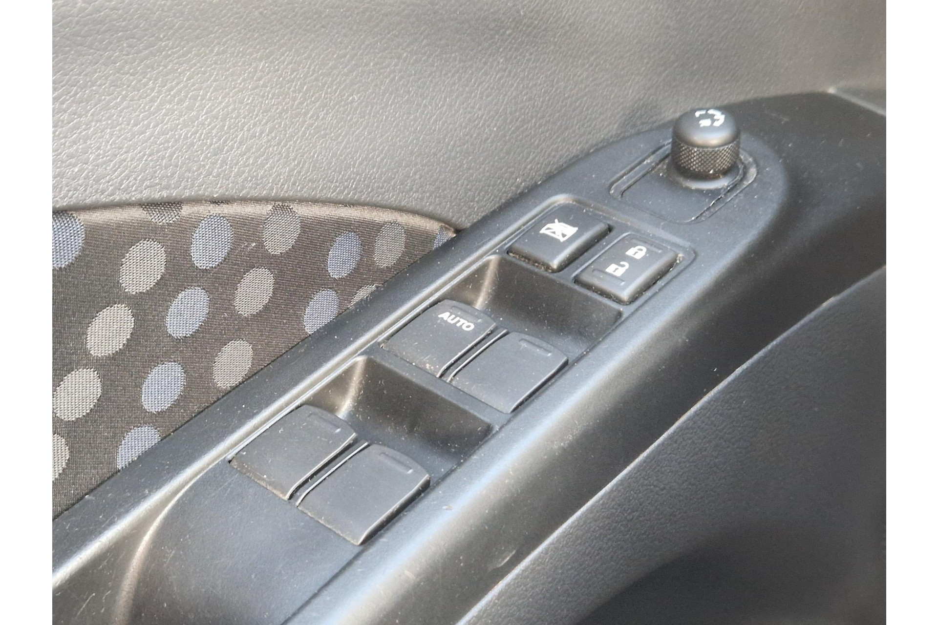 46940100-15.jpg